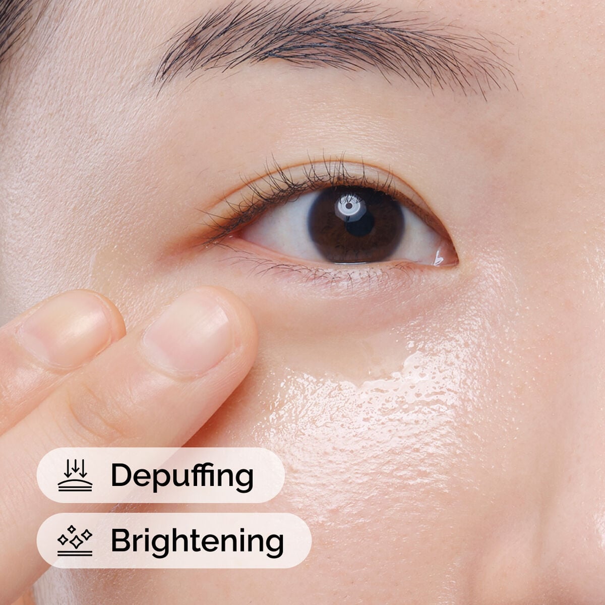 caffeine-solution-5-egcg-eye-serum-m9 ord-caffeine-solution-egcg-model-application-with-benefits.jpg